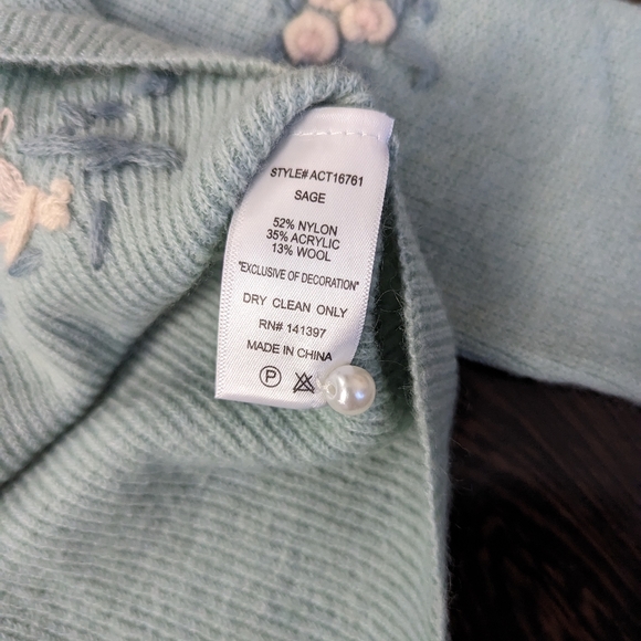 ✨HOST PICK✨ASTR the Label Bouquet Cardigan - Picture 5 of 5